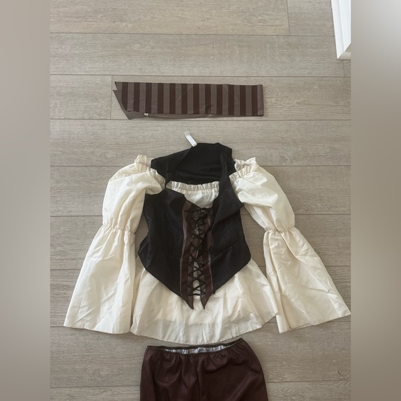 Girl's pirate costume - Picture 3 of 3